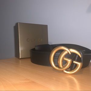 fake Gucci Woman’s Leather Belt with Brassy finish